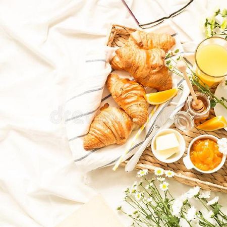 Hotel Sky Plaza New Delhi Ngoại thất bức ảnh